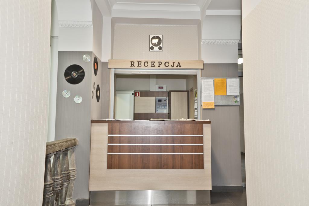 Хостел Dom Studencki Akademia Muzyczna Краків Екстер'єр фото